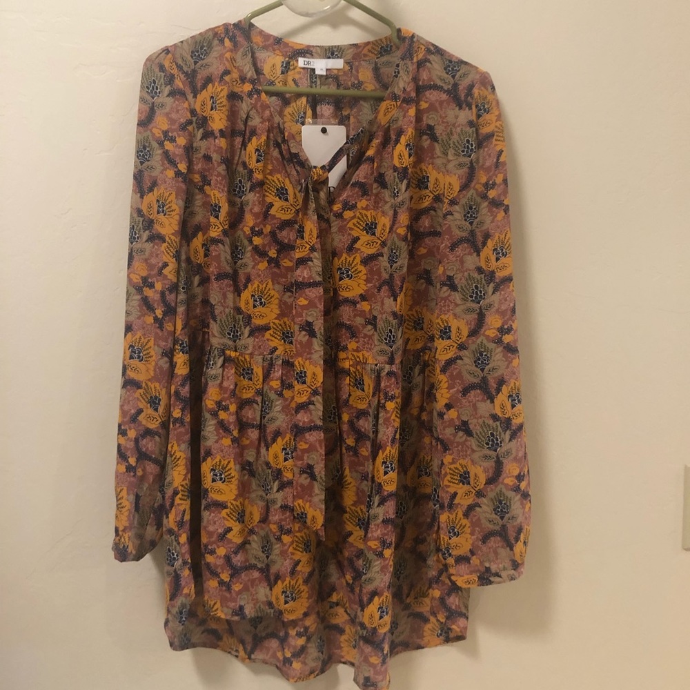 Blouse with tie